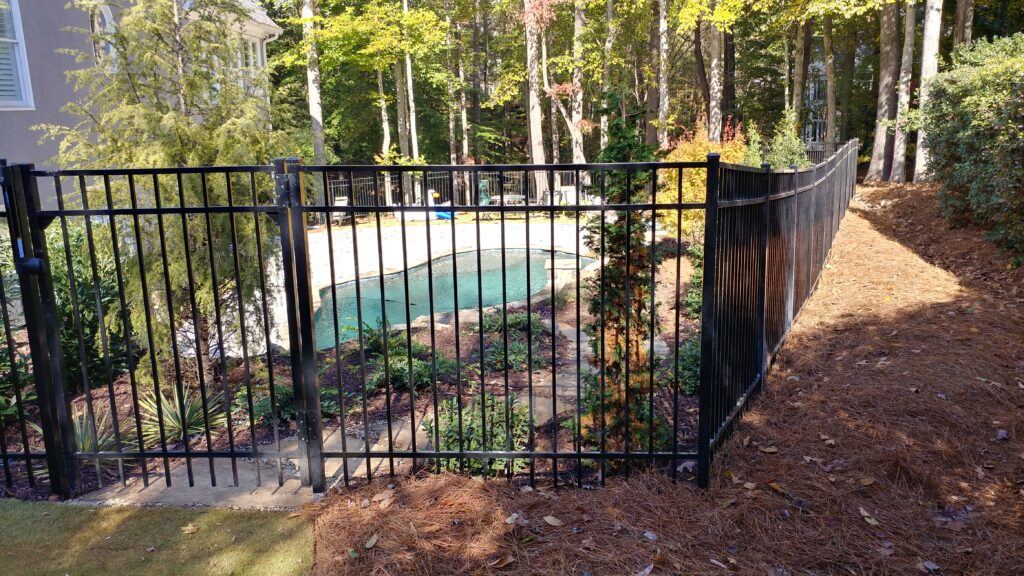 Aluminum fence flat top smooth top