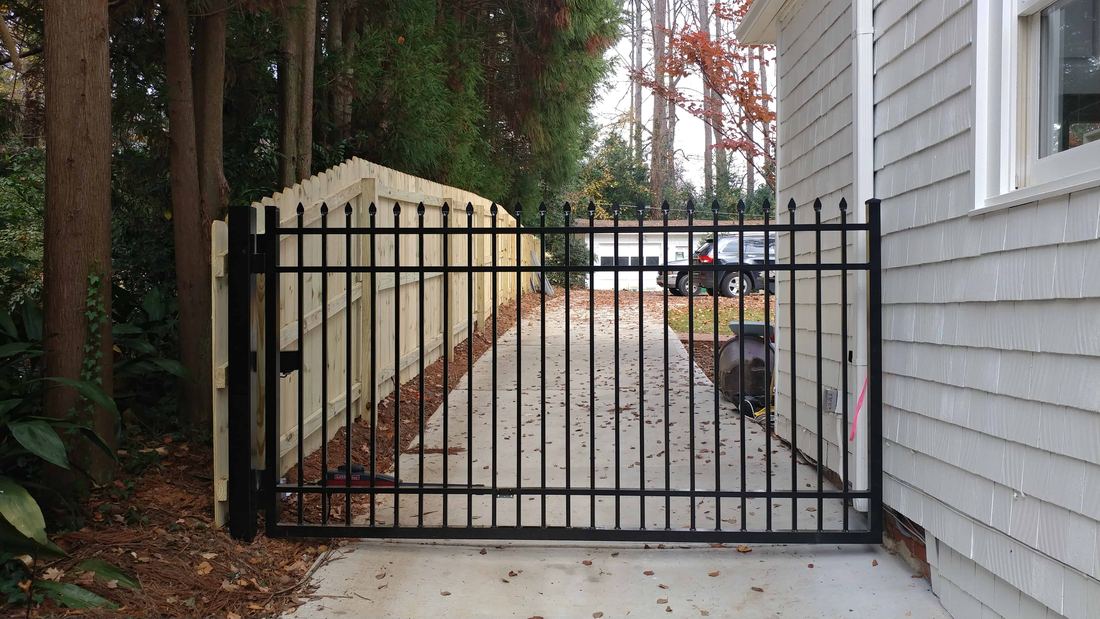 Aluminum press point picket driveway gate