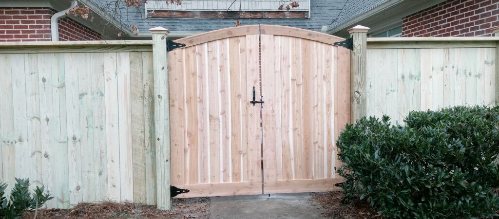 Custom wood gate privacy fence