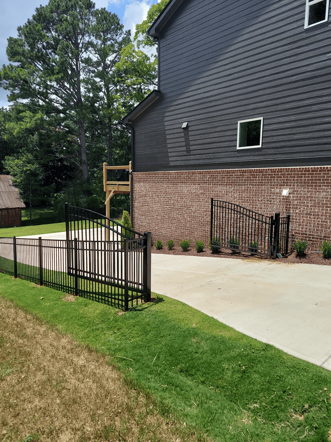 Arched aluminum driveway gate