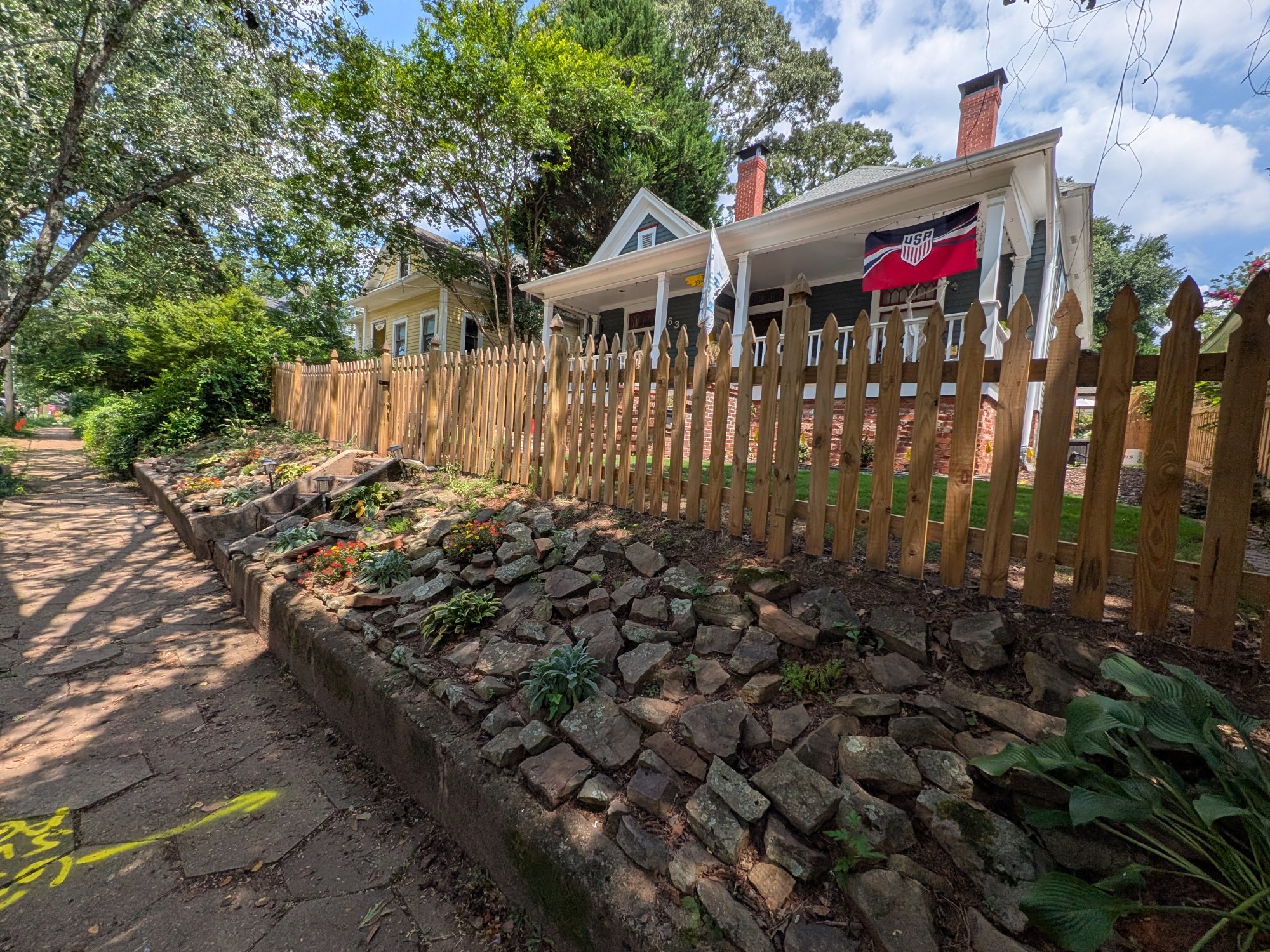 4 ft French Gothic picket fence with exposed posts