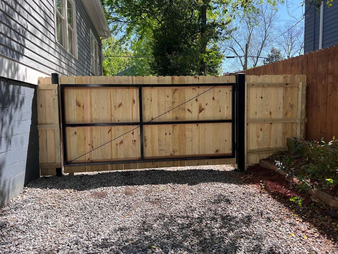 Wood dog ear privacy driveway gate