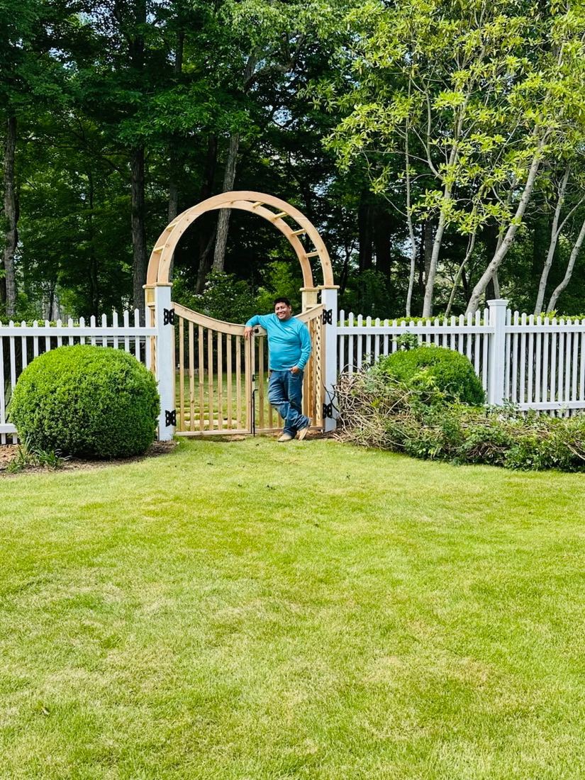 Wood negative scallop with round arbor