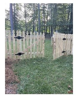 Wood picket fence virginian picket