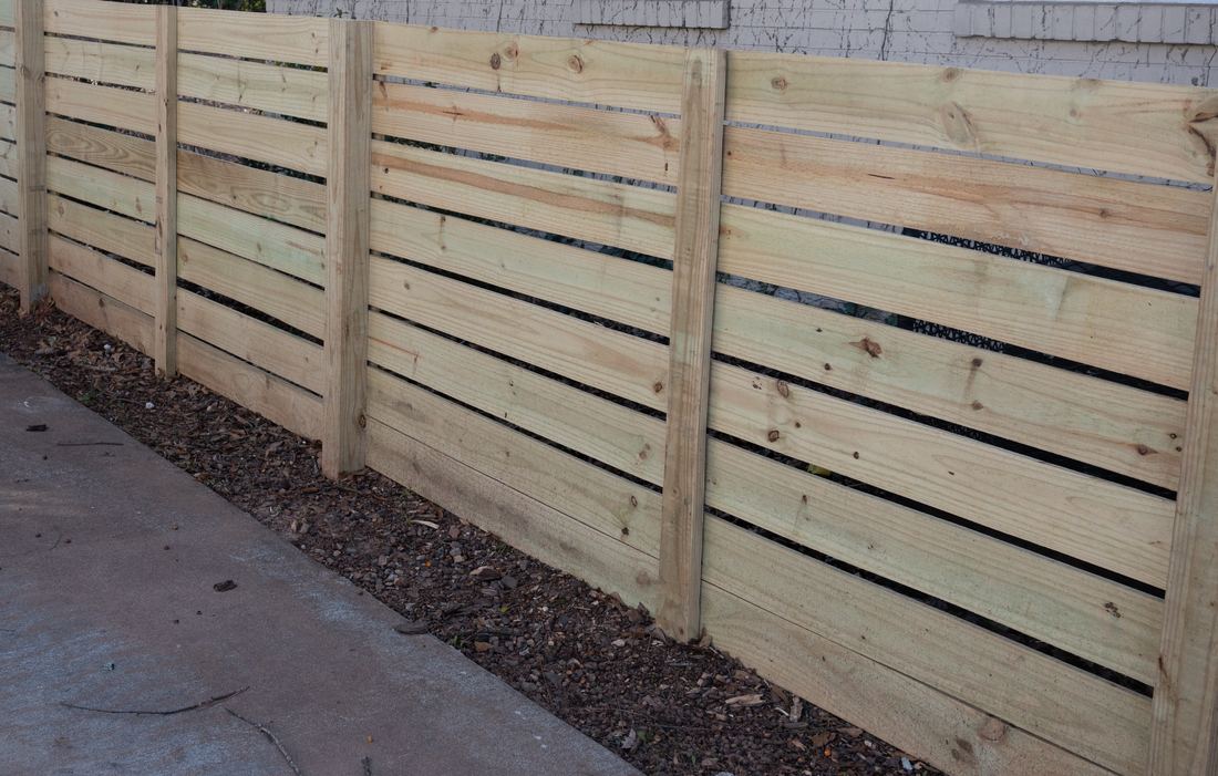 Wood semi privacy horizontal